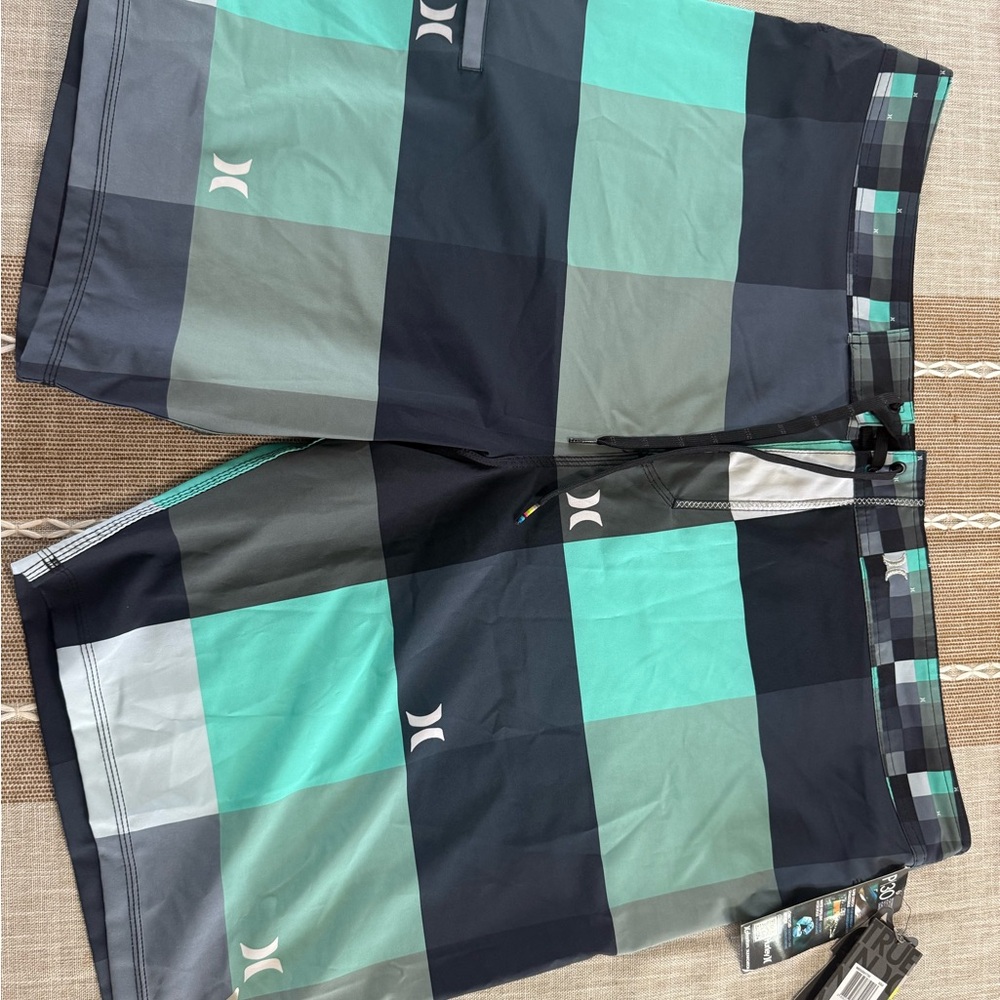 Hurley Men’s Phantom Board Shorts NWT 44